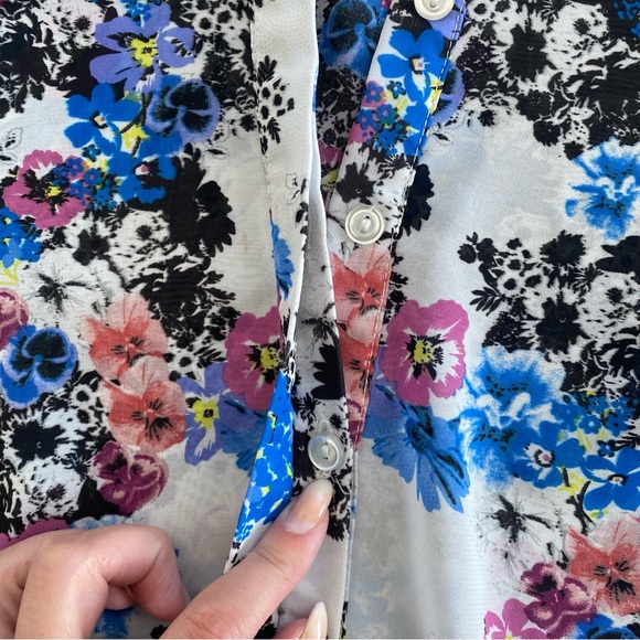 ATMOSPHERE- semi sheer floral blouse - Picture 14 of 15